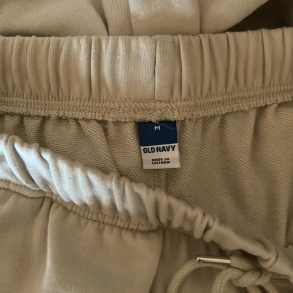 OLD NAVY high waisted sweatpants size medium but can fit a large - Picture 7 of 7